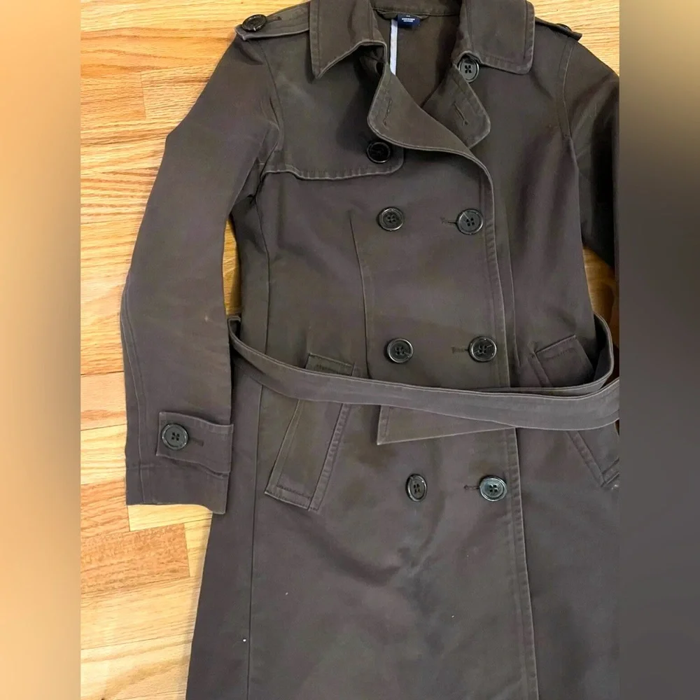 Brown Trench Coat Gap Size XS Dark Canvas, Tie Belt, Buttons and Finished Seams - Picture 2 of 9